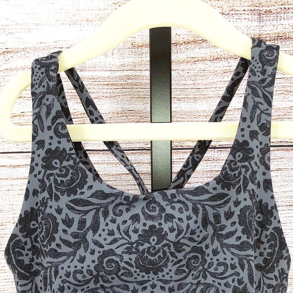 LuluLemon Black and Grey Energy Floral Strappy Sport Bra Size 4 - Picture 8 of 9